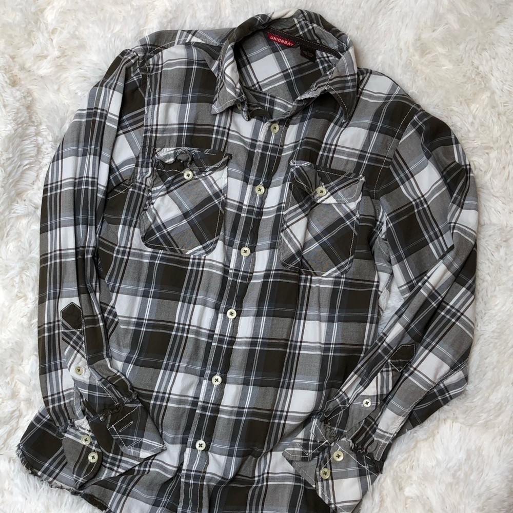 Distressed Unionbay Button down Plaid sz M